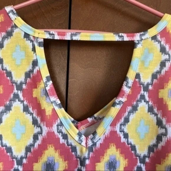Signature Studio Aztec Summer Colored Print Pullover Top NWT XL - Picture 6 of 7
